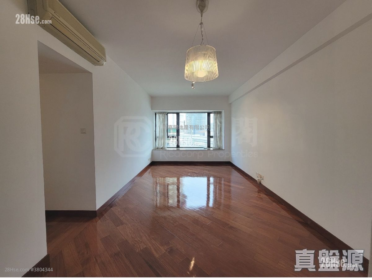 凯旋门 售盘 3 房 , 3 浴室 976 平方尺