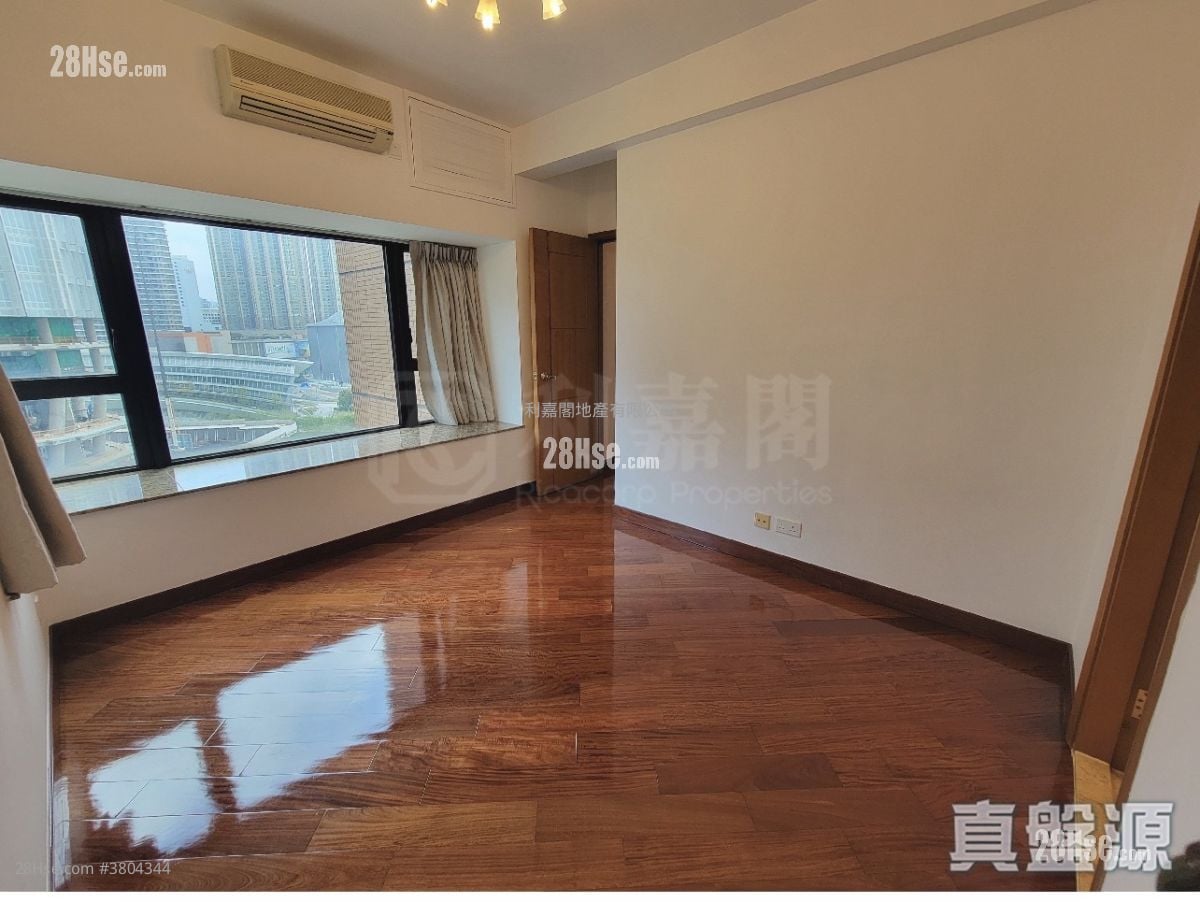 凯旋门 售盘 3 房 , 3 浴室 976 平方尺