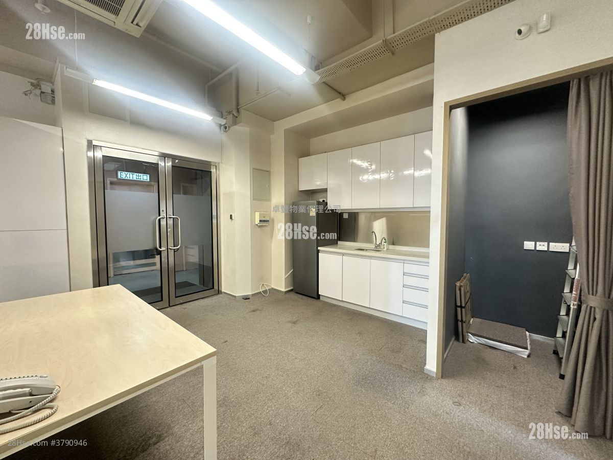 时颖中心 租盘 5+ 房 2,290 平方尺