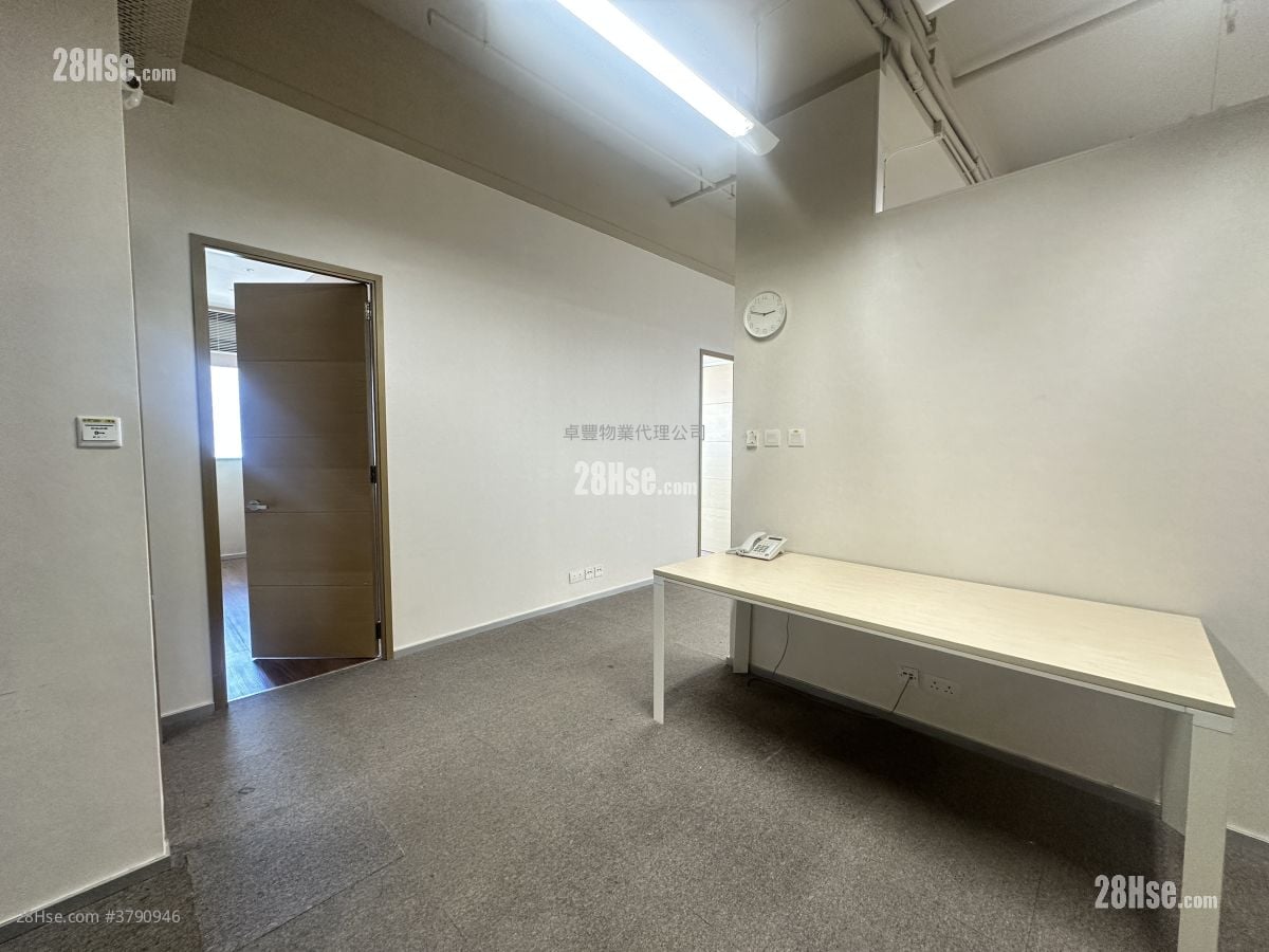 时颖中心 租盘 5+ 房 2,290 平方尺