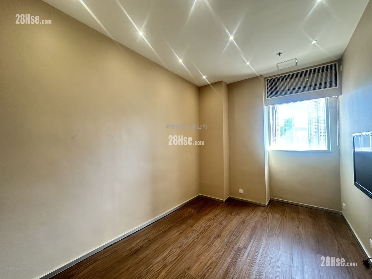 时颖中心 租盘 5+ 房 2,290 平方尺