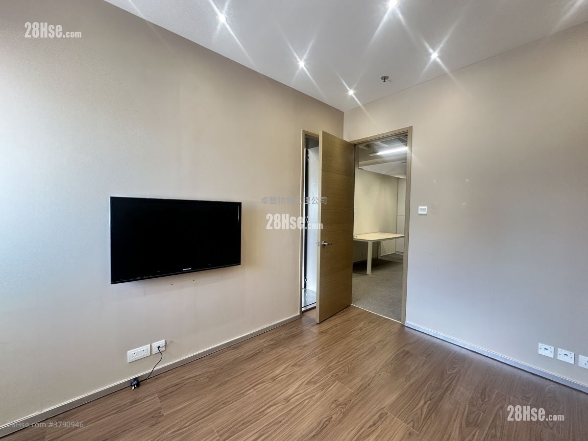 时颖中心 租盘 5+ 房 2,290 平方尺