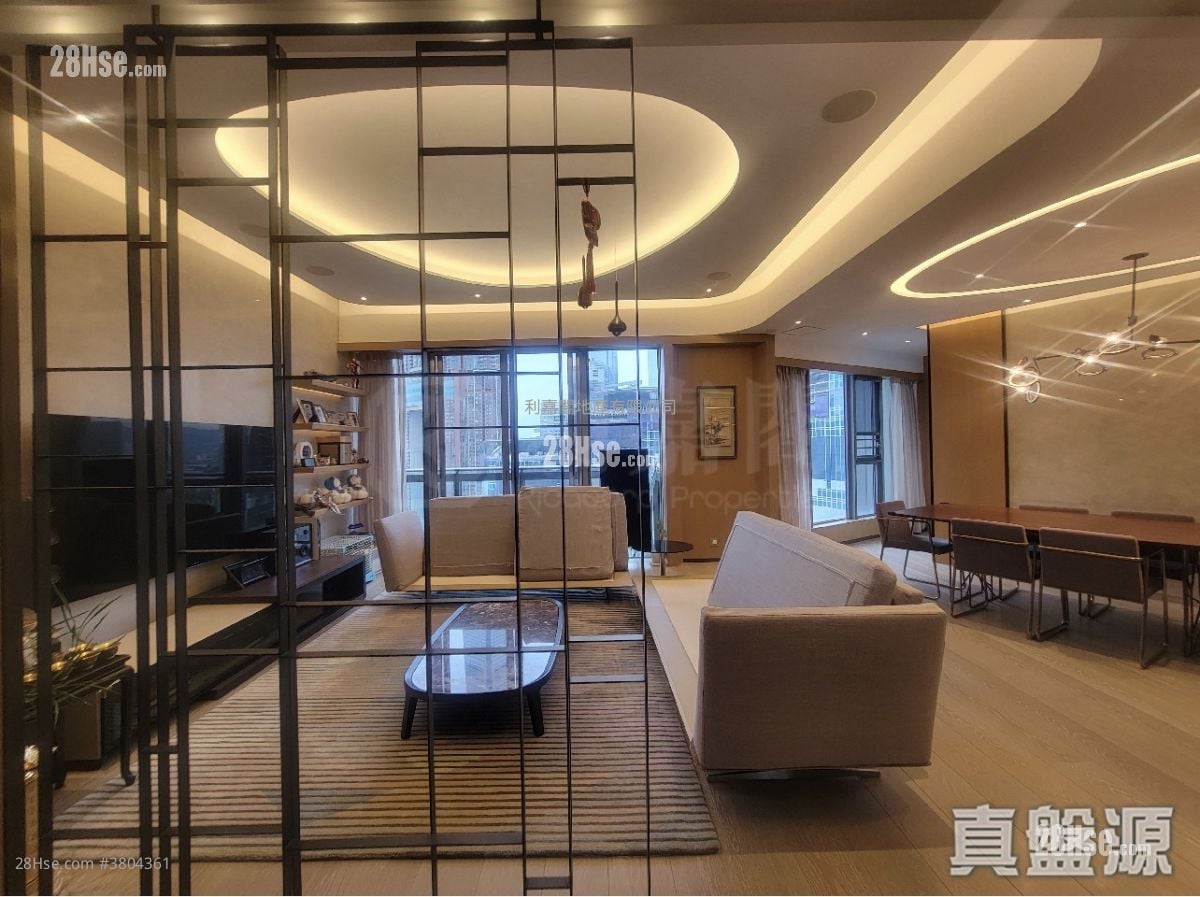 Grand Austin Sell 5+ Bedrooms 2,180 ft²