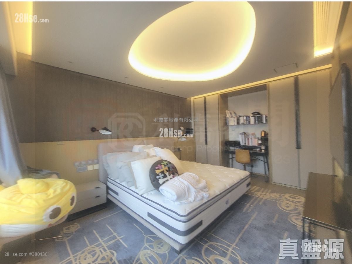 Grand Austin Sell 5+ Bedrooms 2,180 ft²