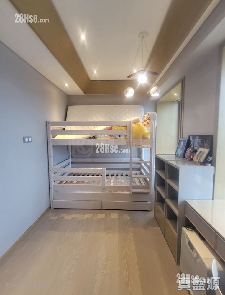 Grand Austin Sell 5+ Bedrooms 2,180 ft²