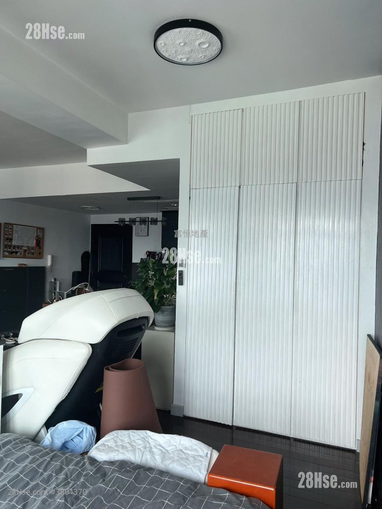 Royal Peninsula Sell 1 Bedroom , 1 Bathroom 492 ft²