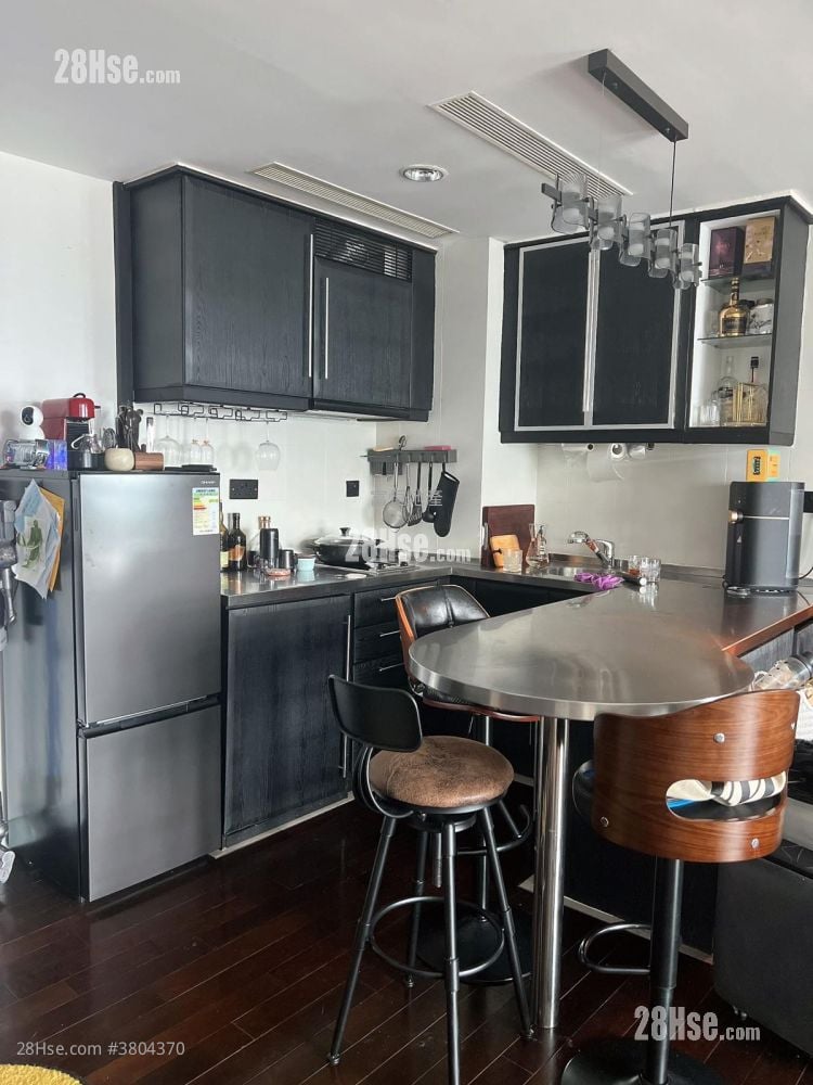 Royal Peninsula Sell 1 Bedroom , 1 Bathroom 492 ft²