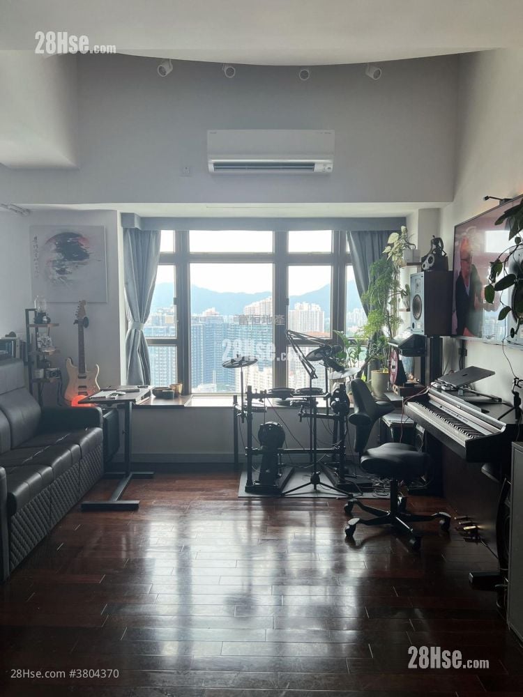 Royal Peninsula Sell 1 Bedroom , 1 Bathroom 492 ft²