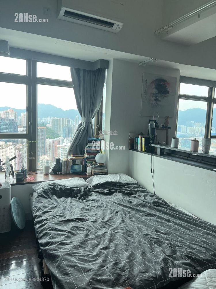 Royal Peninsula Sell 1 Bedroom , 1 Bathroom 492 ft²