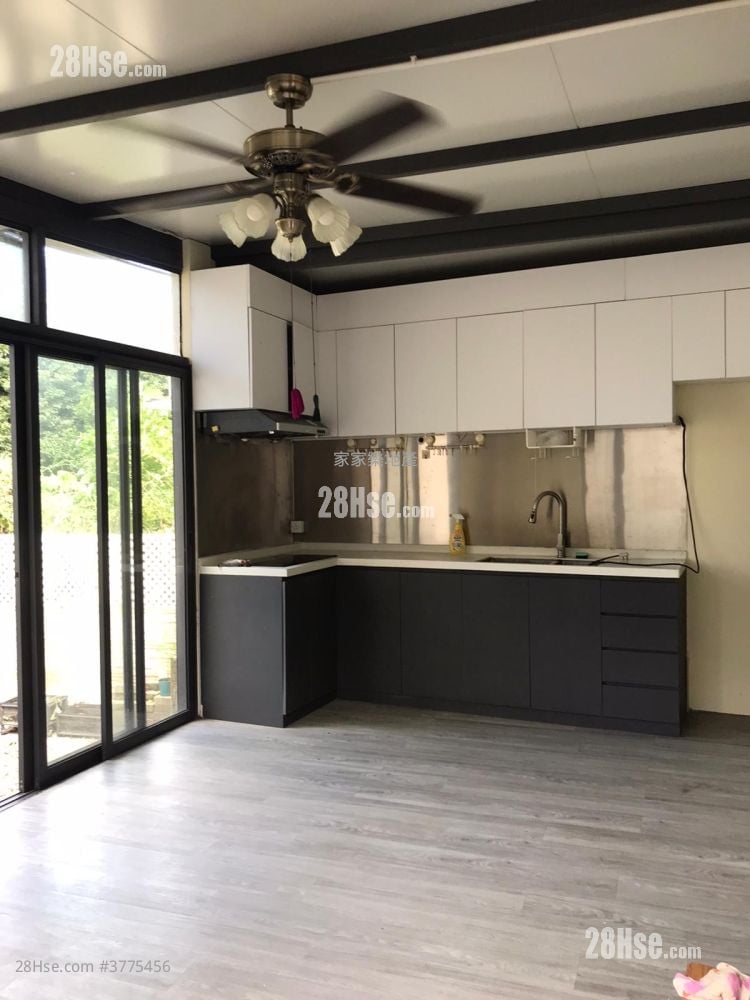 Village Rental 3 Bedrooms , 1 Bathroom 800 ft²