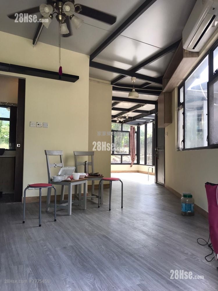 Village Rental 3 Bedrooms , 1 Bathroom 800 ft²