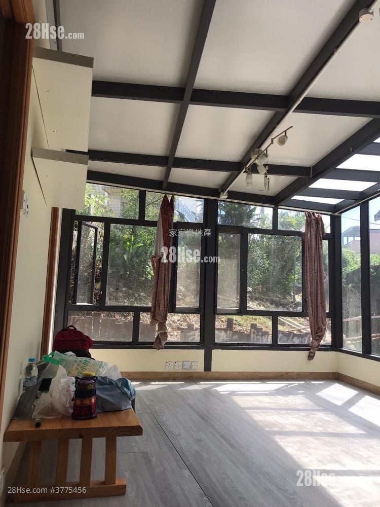 Village Rental 3 Bedrooms , 1 Bathroom 800 ft²