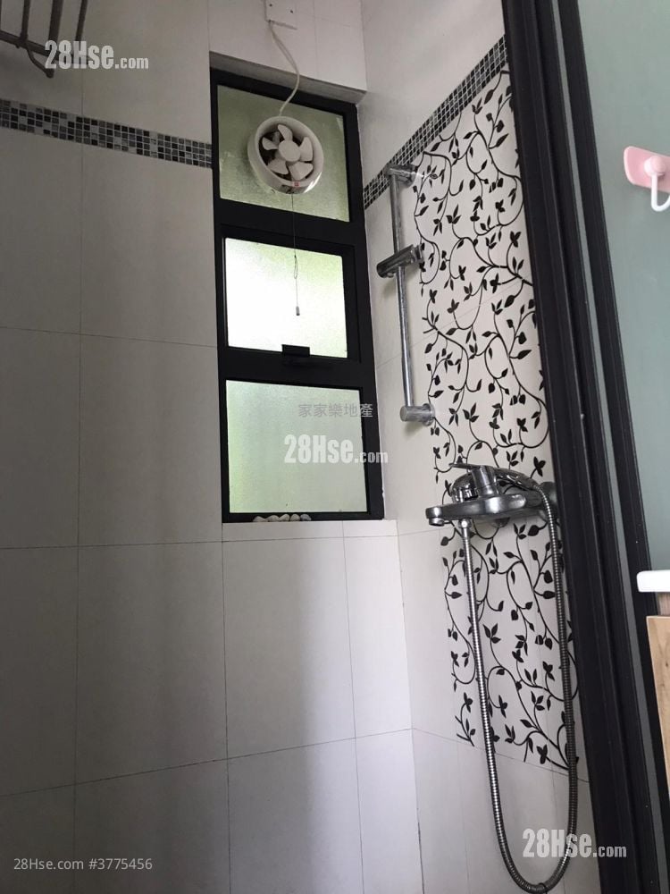 Village Rental 3 Bedrooms , 1 Bathroom 800 ft²