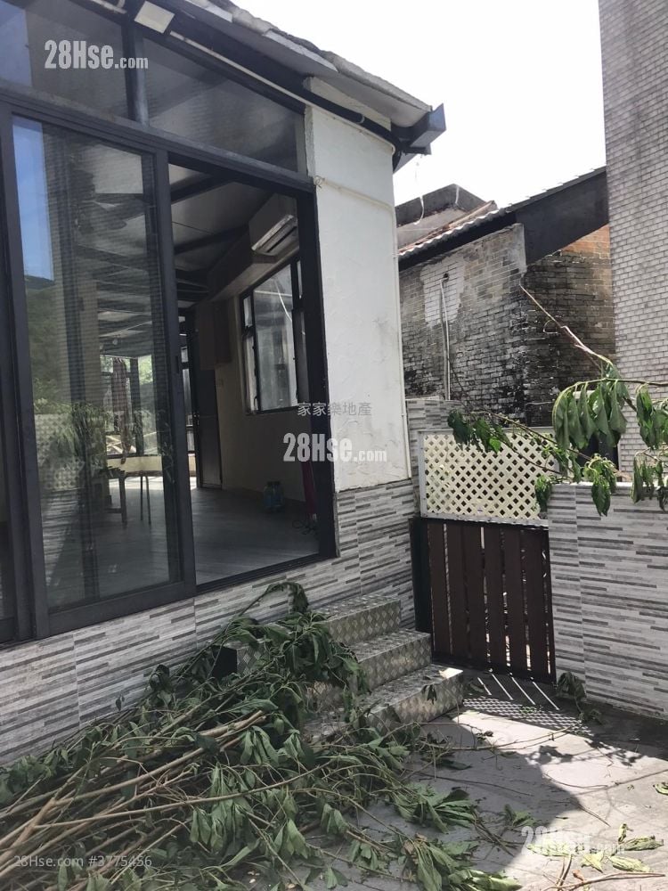 Village Rental 3 Bedrooms , 1 Bathroom 800 ft²