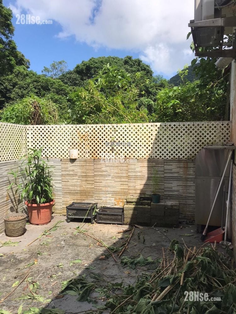 Village Rental 3 Bedrooms , 1 Bathroom 800 ft²