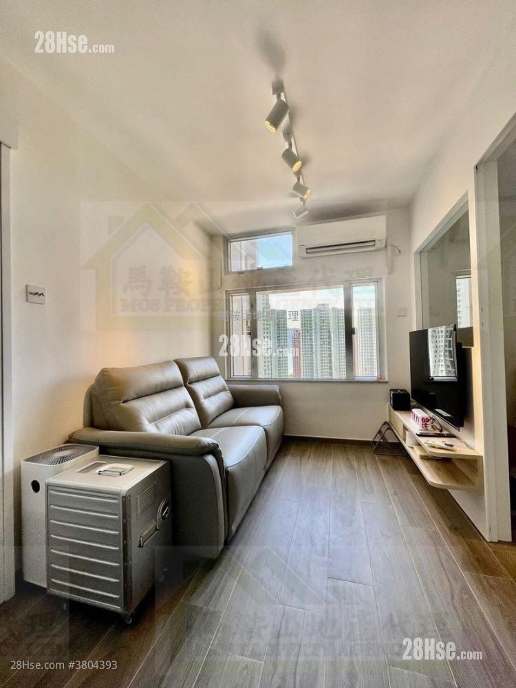 Kam Ying Court Sell 2 Bedrooms , 1 Bathroom 401 ft²