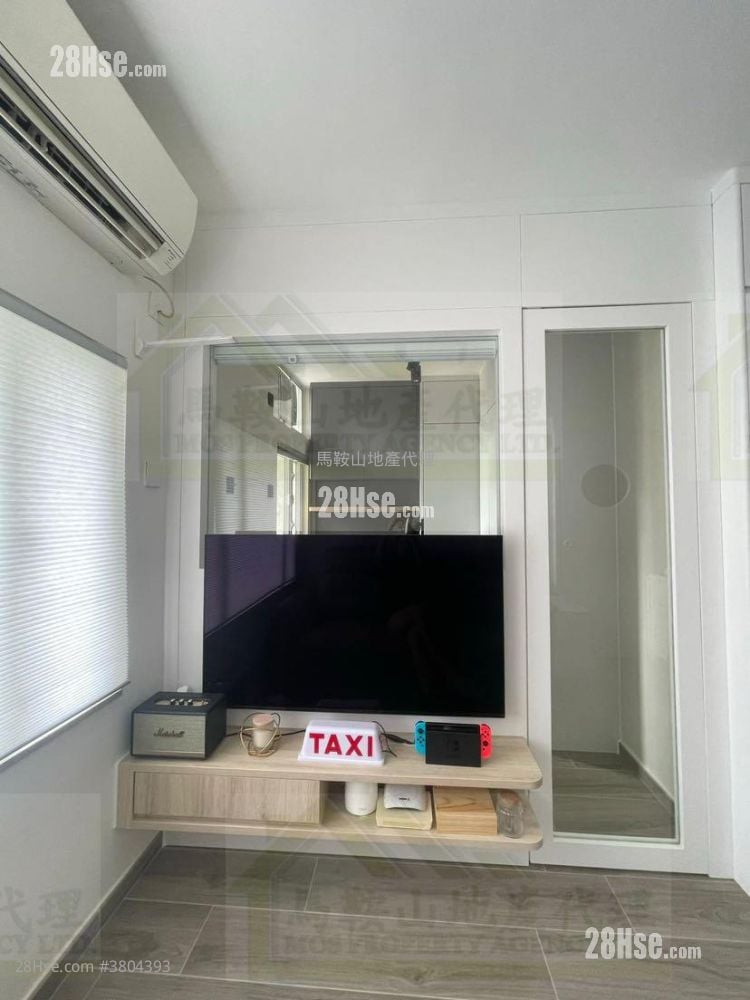 Kam Ying Court Sell 2 Bedrooms , 1 Bathroom 401 ft²
