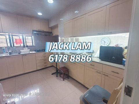 Burlington House Sell 3 Bedrooms , 3 Bathrooms 1,819 ft²