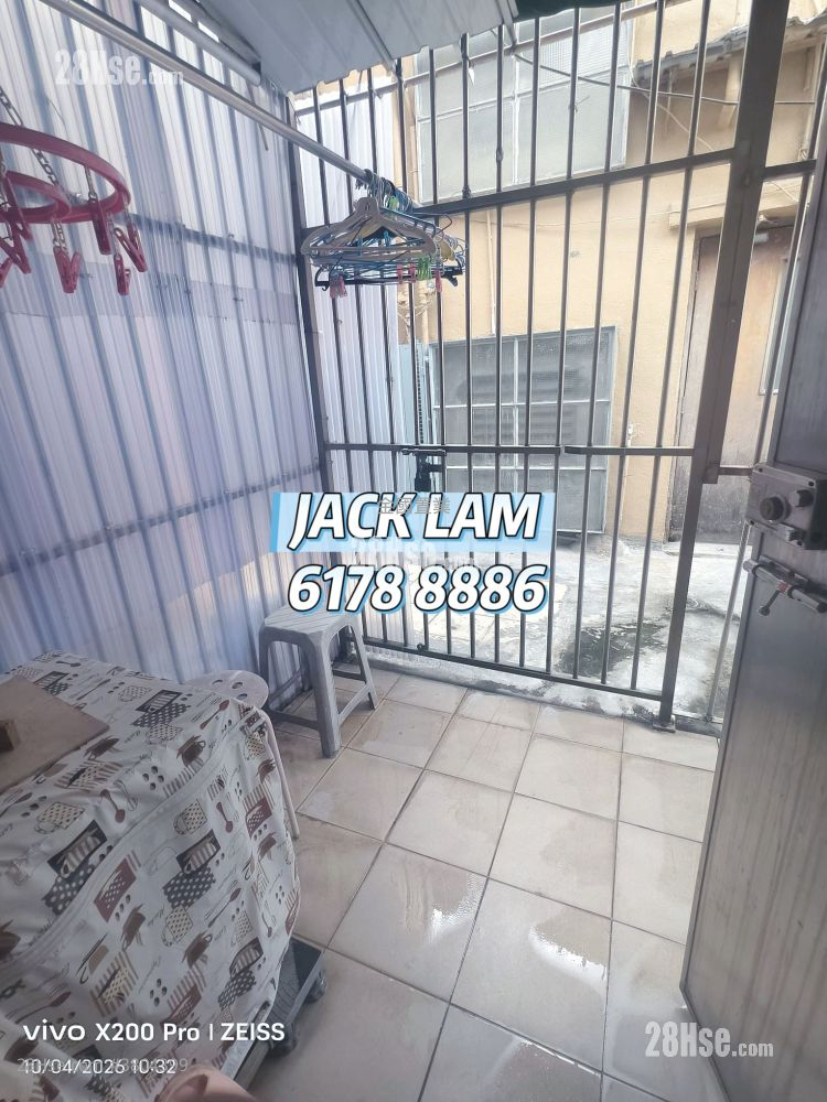 Burlington House Sell 3 Bedrooms , 3 Bathrooms 1,819 ft²