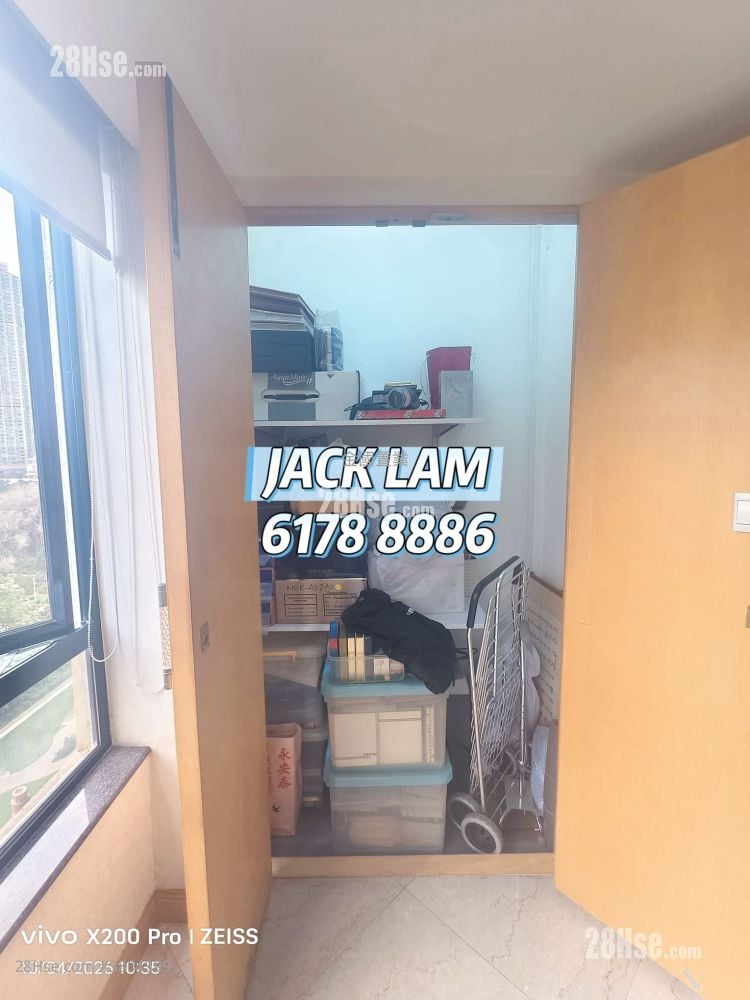 Burlington House Sell 3 Bedrooms , 3 Bathrooms 1,819 ft²