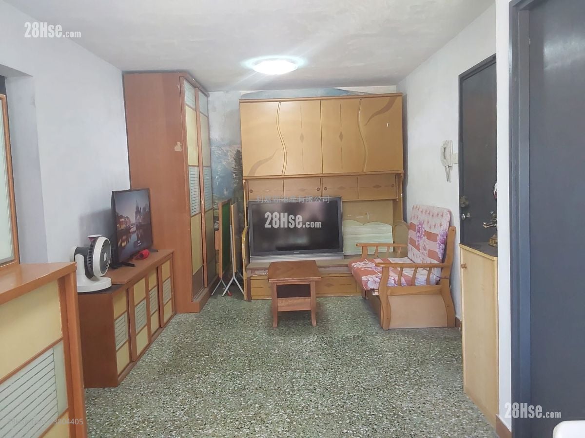 Tsui Yiu Court Sell 2 Bedrooms , 1 Bathroom 482 ft²