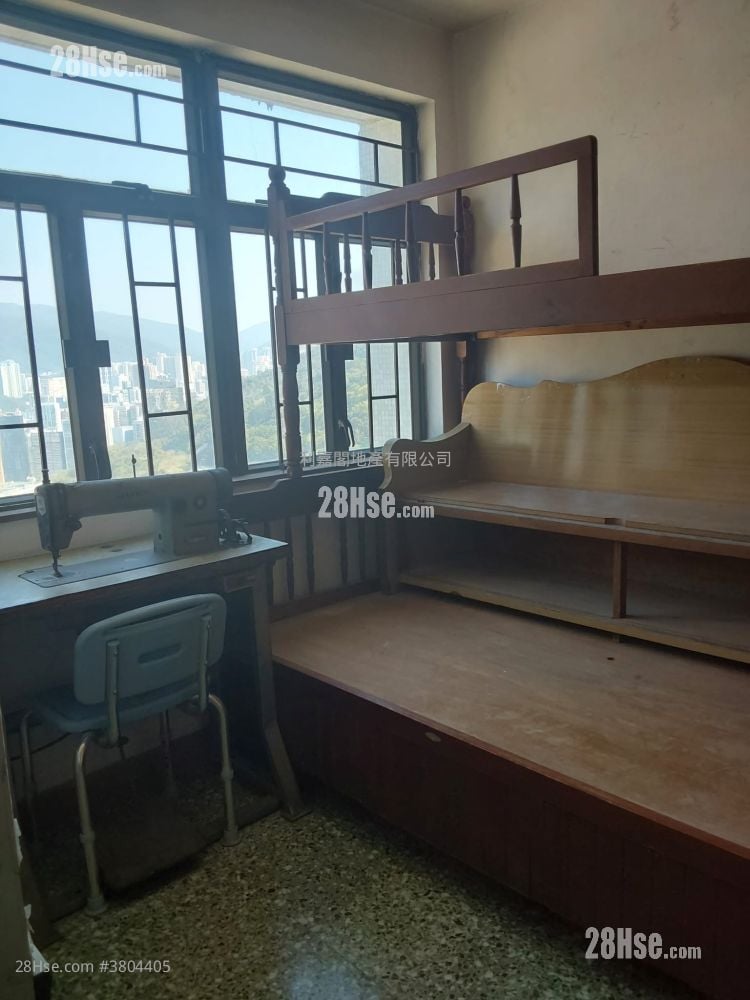 Tsui Yiu Court Sell 2 Bedrooms , 1 Bathroom 482 ft²