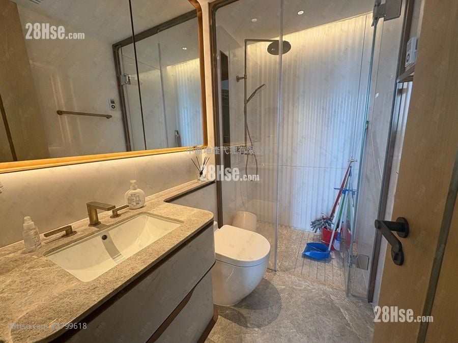 128 Waterloo Sell 1 Bedroom , 1 Bathroom 342 ft²