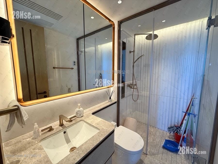 128 Waterloo Sell 1 Bedroom , 1 Bathroom 342 ft²