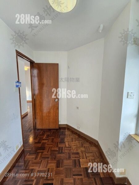Whampoa Garden Sell 2 Bedrooms 389 ft²