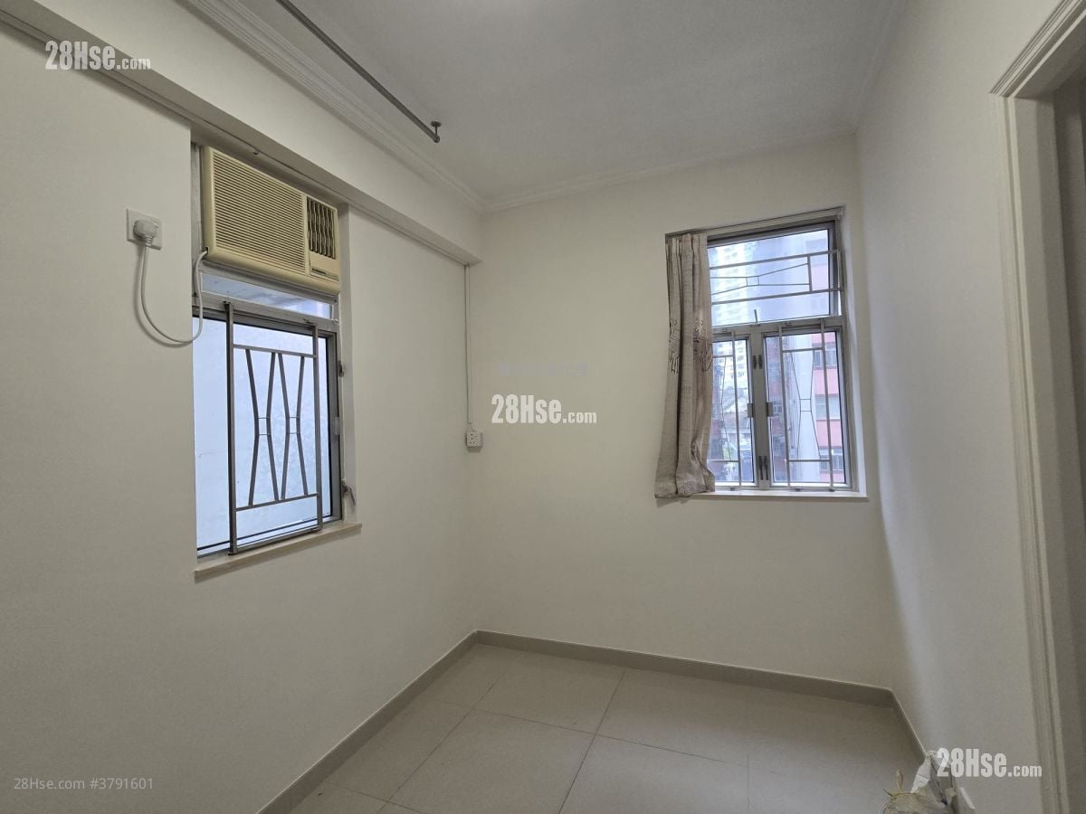 Smithfield Court Rental 2 Bedrooms , 1 Bathroom 330 ft²