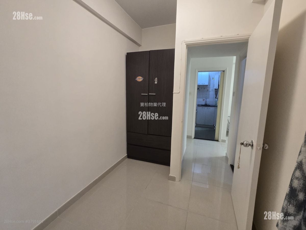 Smithfield Court Rental 2 Bedrooms , 1 Bathroom 330 ft²