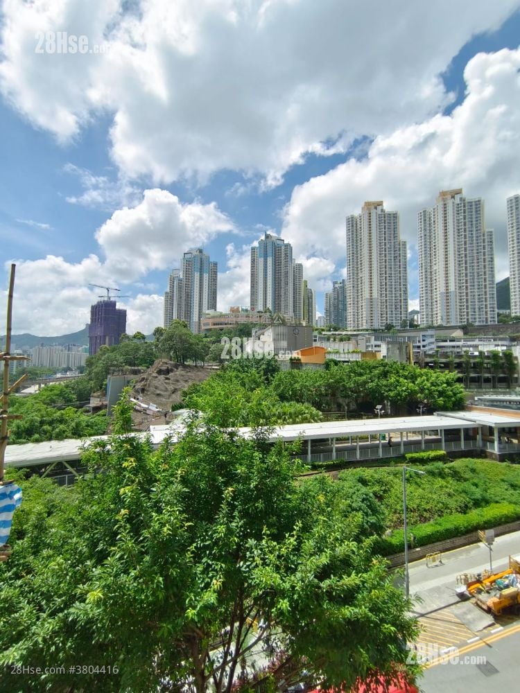 Tak Bo Garden Sell Studio , 1 Bathroom 253 ft²