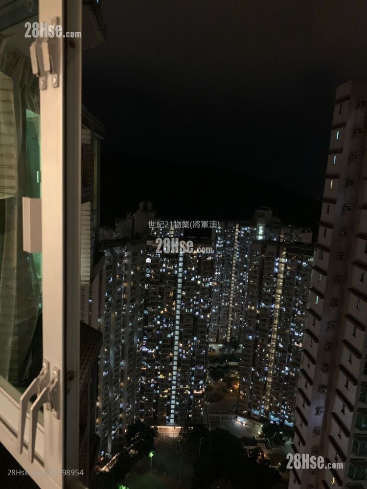 The Pinnacle Sell 2 Bedrooms , 2 Bathrooms 564 ft²