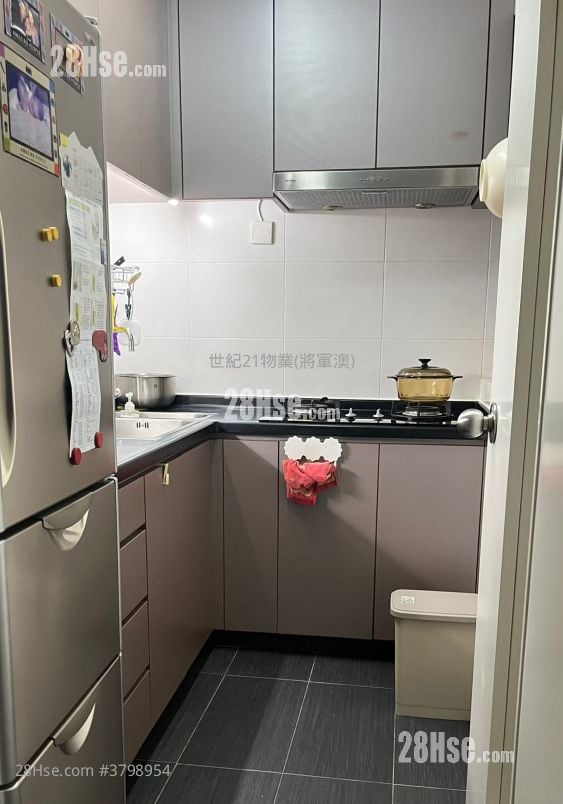 The Pinnacle Sell 2 Bedrooms , 2 Bathrooms 564 ft²