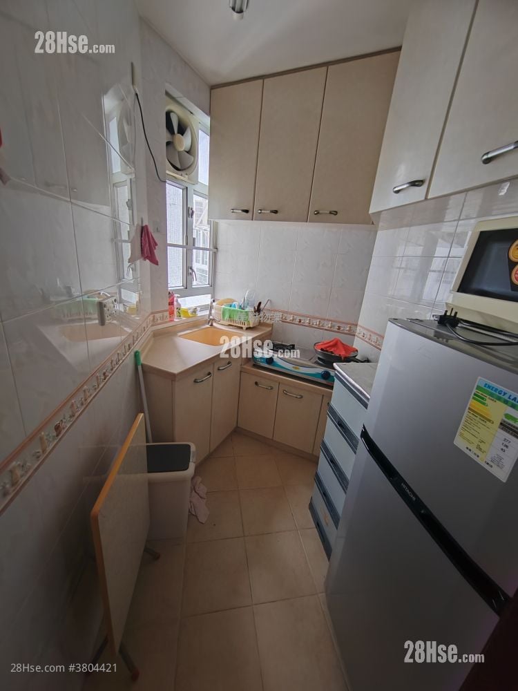 Holford Gardens Sell 2 Bedrooms , 1 Bathroom 409 ft²