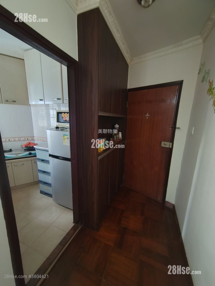 Holford Gardens Sell 2 Bedrooms , 1 Bathroom 409 ft²