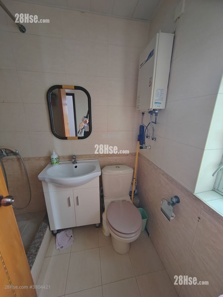 Holford Gardens Sell 2 Bedrooms , 1 Bathroom 409 ft²