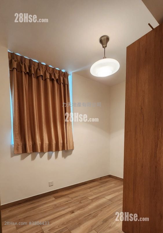 Greenfield Court Sell 3 Bedrooms , 2 Bathrooms 633 ft²