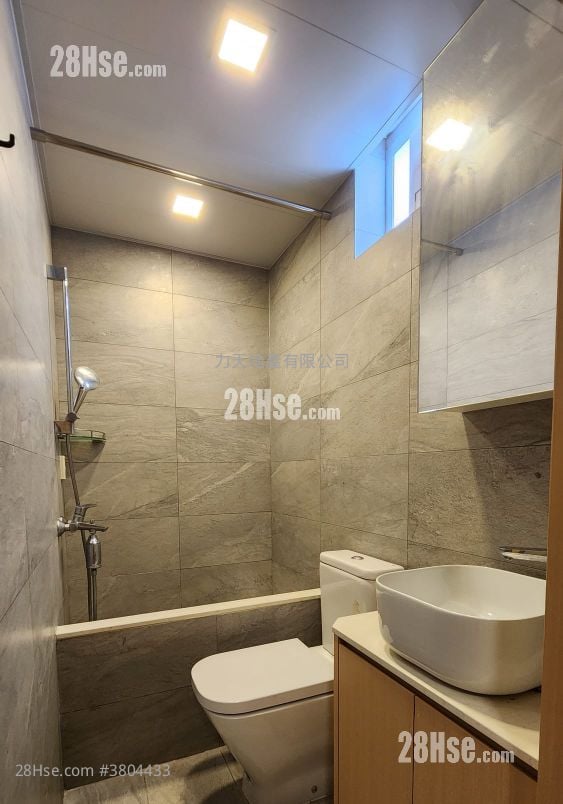 Greenfield Court Sell 3 Bedrooms , 2 Bathrooms 633 ft²