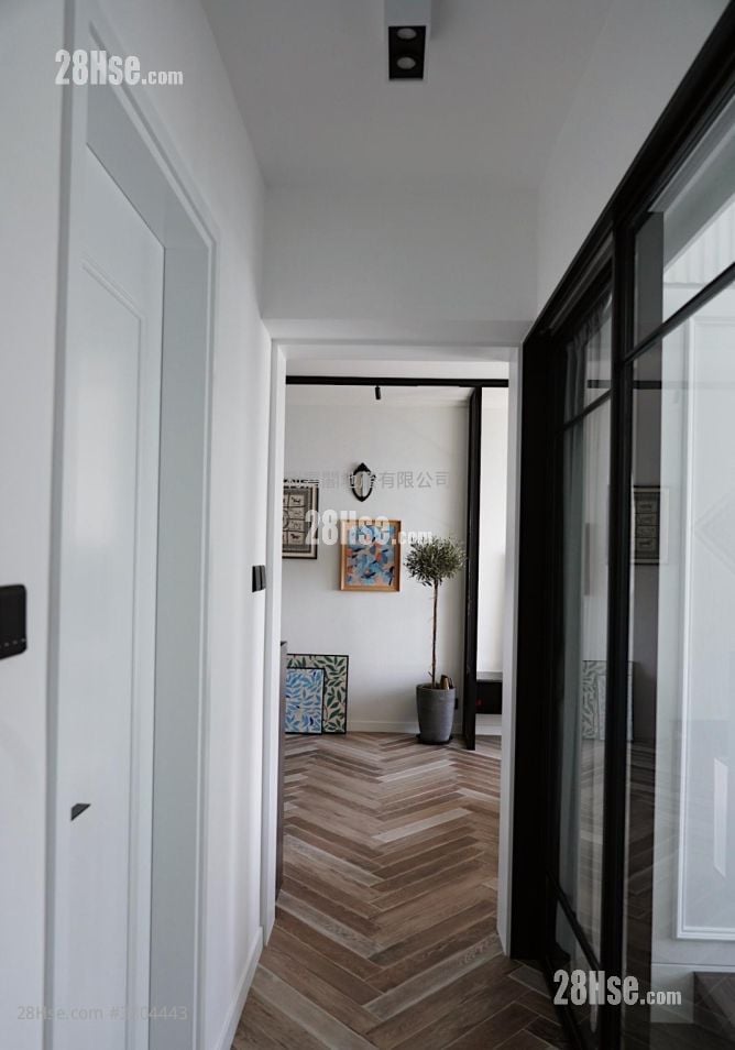 Sorrento Sell 2 Bedrooms 808 ft²