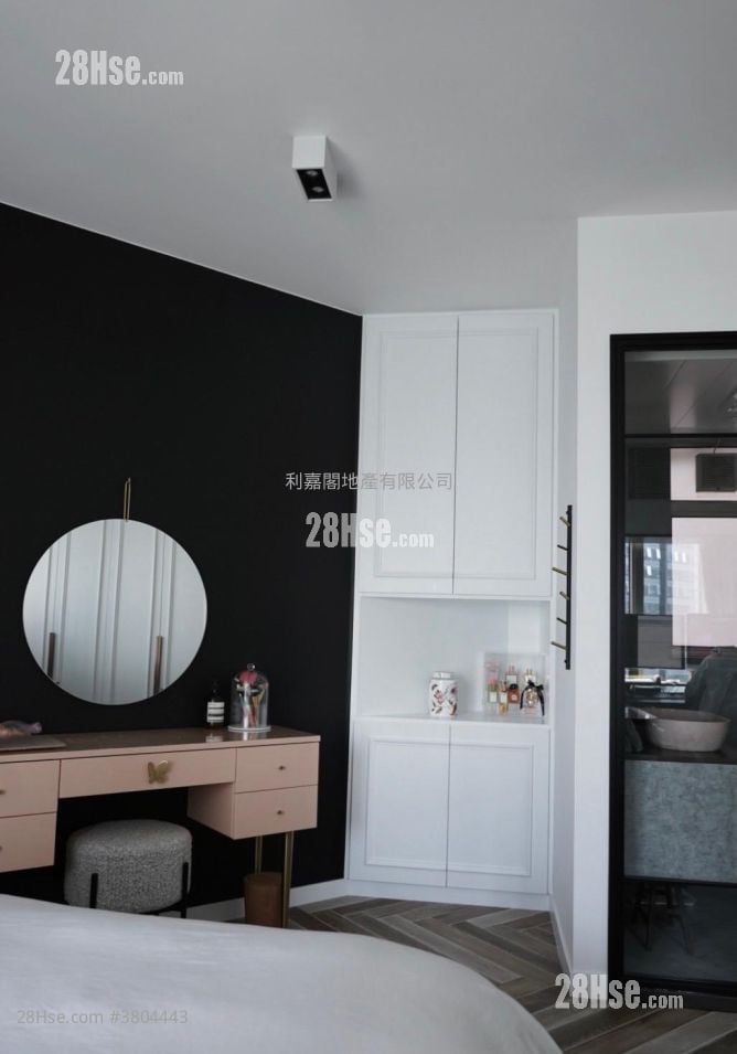 Sorrento Sell 2 Bedrooms 808 ft²