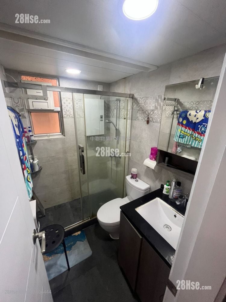 新港城 售盘 3 房 , 2 浴室 568 平方尺