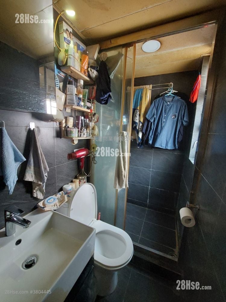 Fortune Building Sell 2 Bedrooms , 1 Bathroom 253 ft²