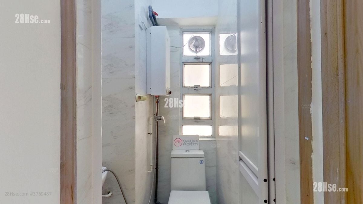 bathroom: Shui Ning House Sell 1 Bedroom , 1 Bathroom 274 ft²
