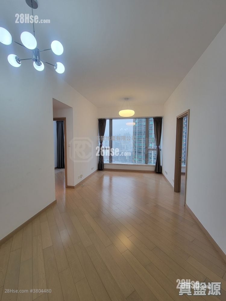 The Cullinan Sell 3 Bedrooms , 2 Bathrooms 875 ft²