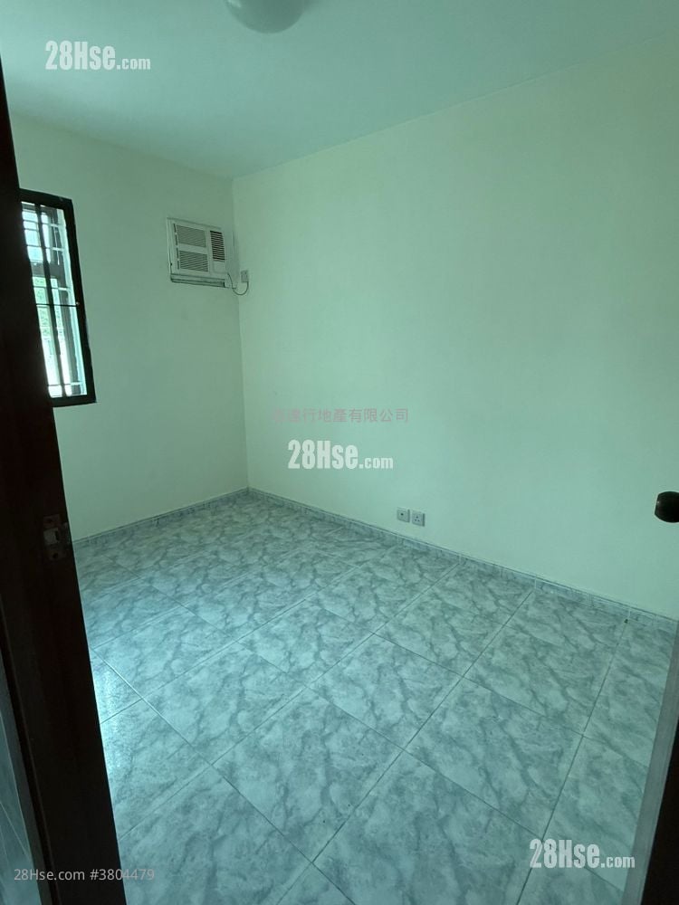 村屋 租盘 3 房 , 1 浴室 700 平方尺