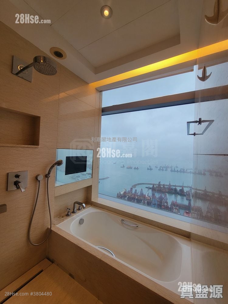 The Cullinan Sell 3 Bedrooms , 2 Bathrooms 875 ft²