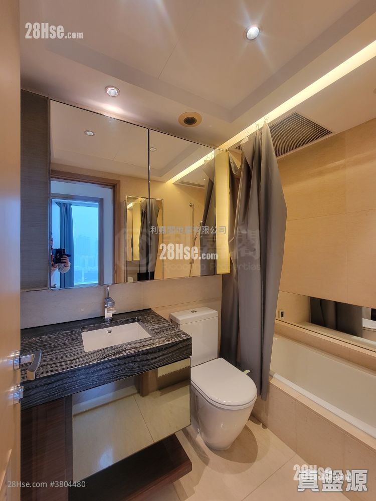 The Cullinan Sell 3 Bedrooms , 2 Bathrooms 875 ft²