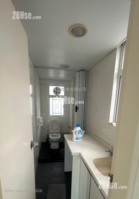 修顿商业大厦 租盘 290 平方尺