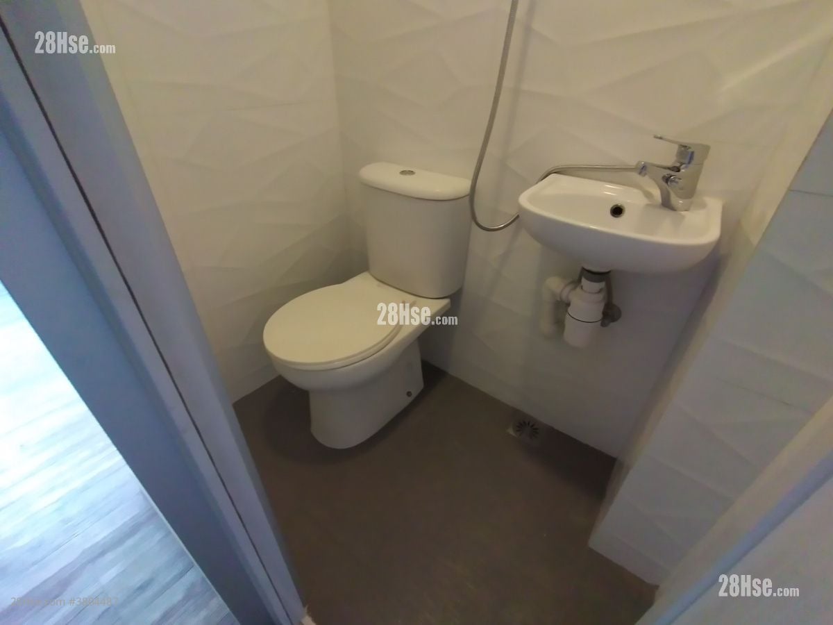 唐楼 租盘 1 浴室 100 平方尺